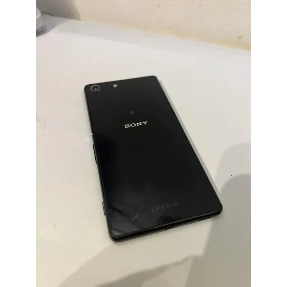 Sony Xperia M5