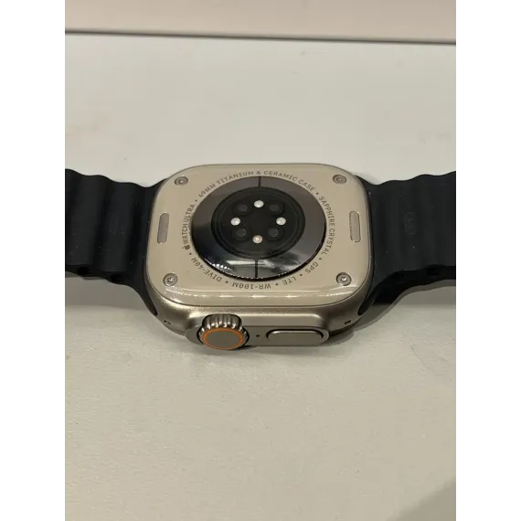 Apple Watch Ultra 49mm Titanium Starlight Alpine Loop M