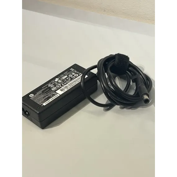 Brukt HP 677774-002 Strømadapter – 65W 19.5V 3.33A
