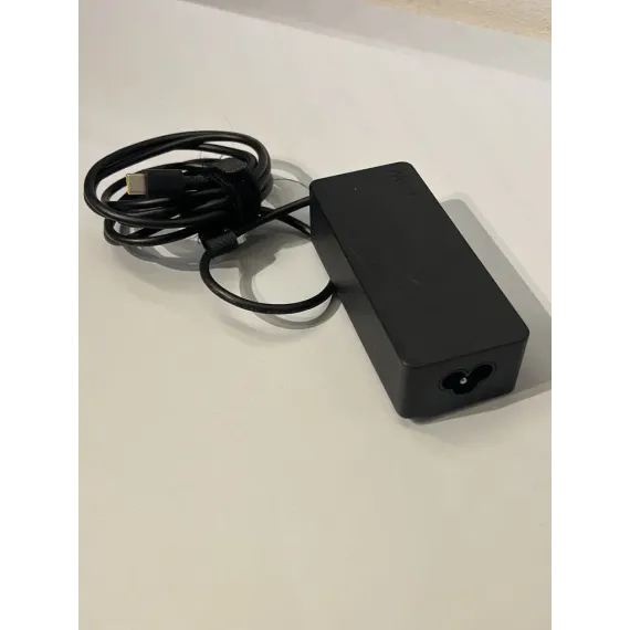 Brukt Lenovo Strømadapter – 65W 20V (ADLX65YCC3A)