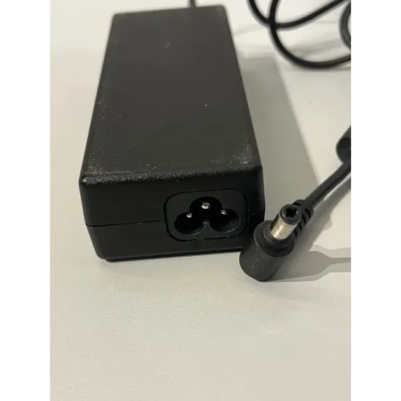Chicony 90W 19V 4.74A Strømadapter – Brukt og testet