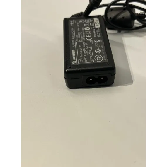 Fujifilm AC-5VW 5V 1.5A Strømforsyning – 13W (Brukt)