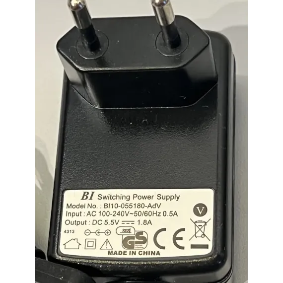 BI10-055180-AdV 5.5V 1.8A Veggadapter