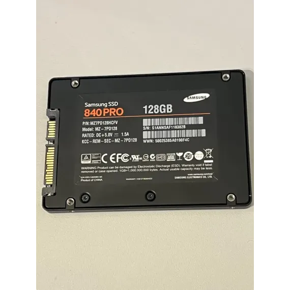 Kort og kjapp Samsung SSD – 128 GB