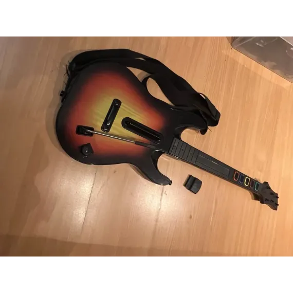 Guitar Hero ‘World Tour’ trådløs gitar PS2 med dongle & reim