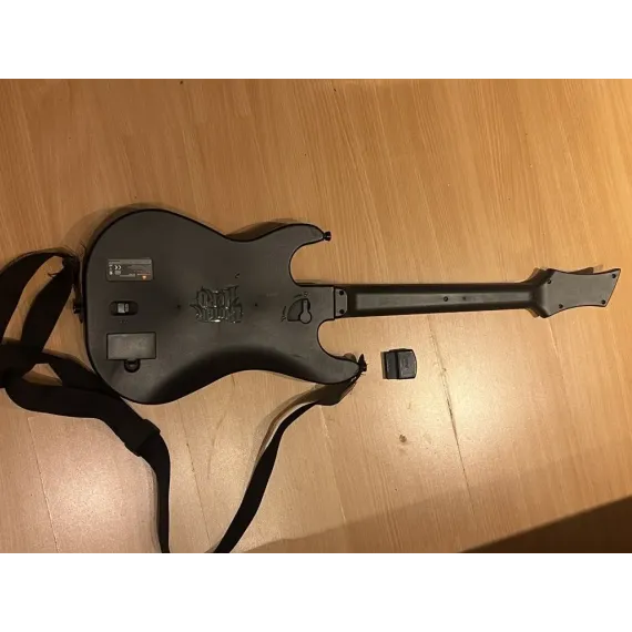Guitar Hero ‘World Tour’ trådløs gitar PS2 med dongle & reim