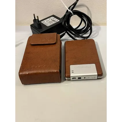 Prestigio 80GB Retro Mobil Harddisk med Kopifunksjon og Skinnetui