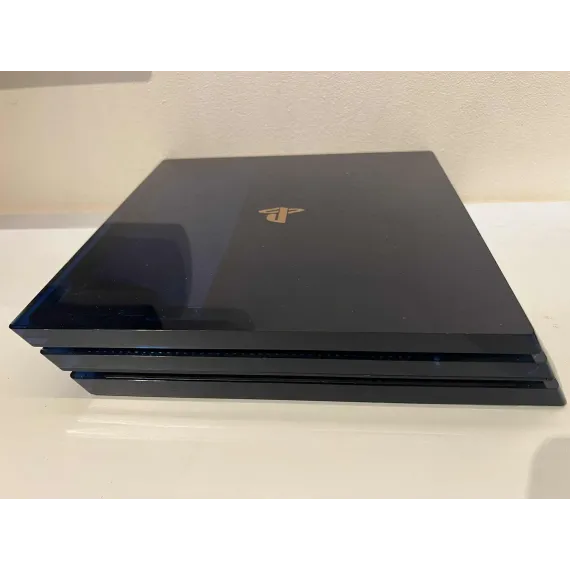 PlayStation 4 Pro – 500 Million Limited Edition (28112/50000)
