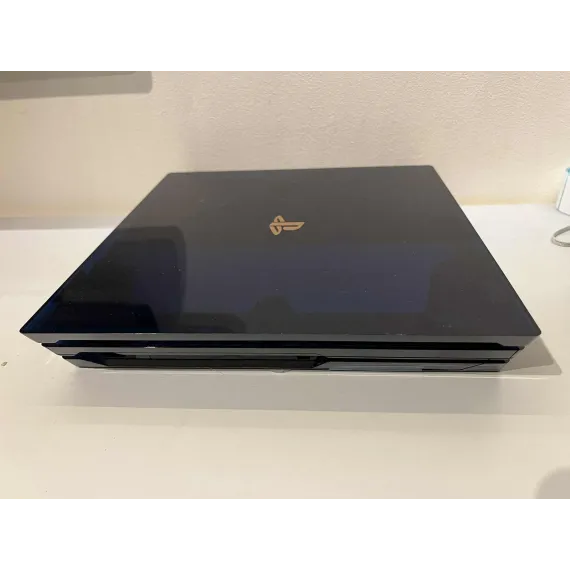 PlayStation 4 Pro – 500 Million Limited Edition (28112/50000)
