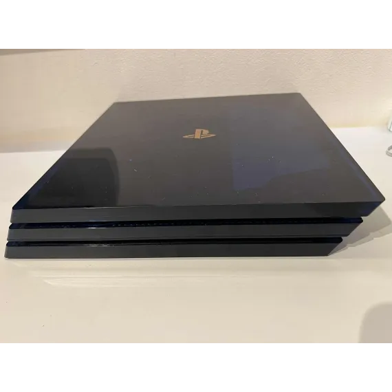 PlayStation 4 Pro – 500 Million Limited Edition (28112/50000)