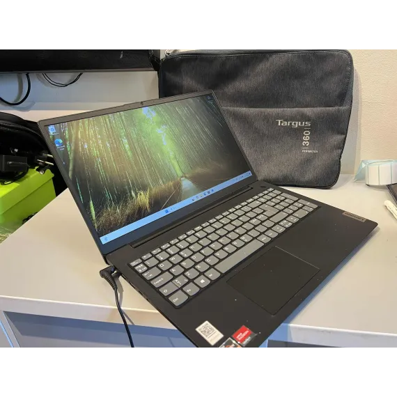 Lenovo V15 Gen 2 – Ryzen 5 / 8GB RAM / 256GB SSD / Win 11 Pro (2022)