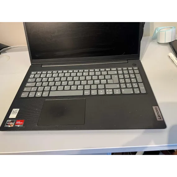 Lenovo V15 Gen 2 – Ryzen 5 / 8GB RAM / 256GB SSD / Win 11 Pro (2022)
