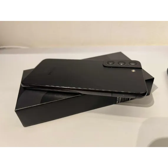 Samsung Galaxy S22 5G 128GB – Phantom Black