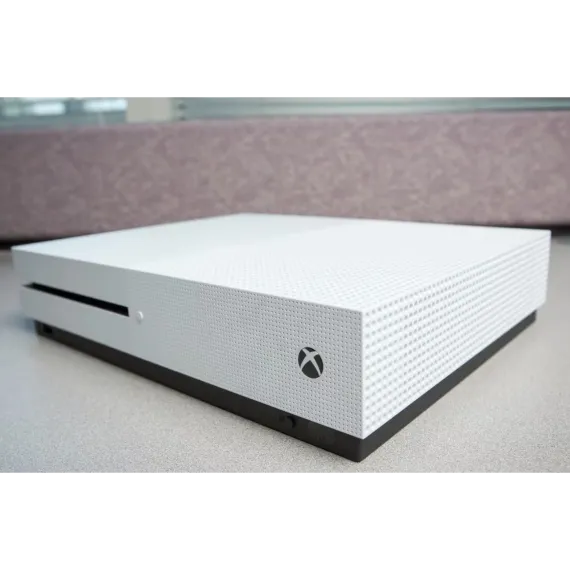 Xbox One S – Spillkonsoll