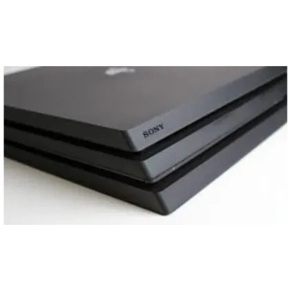 Brukt PlayStation 4 Pro – 2000GB
