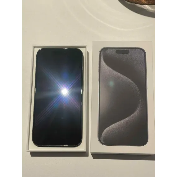 iPhone 15 Pro 256 GB – Natural Titanium (Grad B)