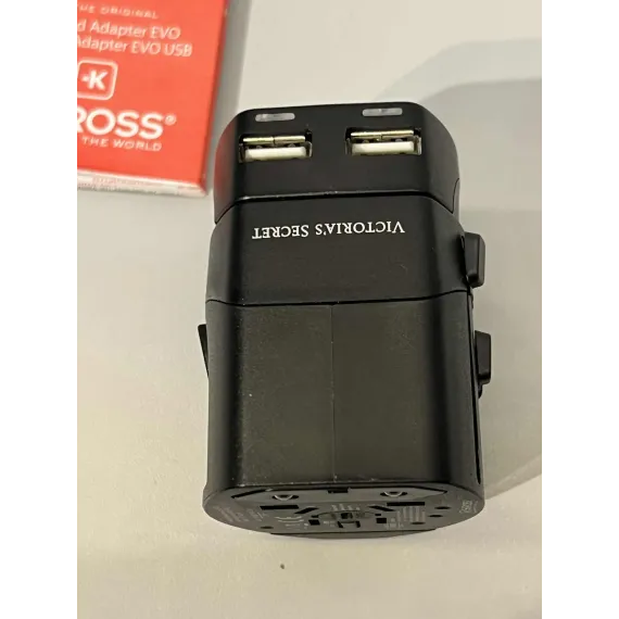 Victoria’s Secret x SKROSS World Adapter EVO USB – Reiseadapter med etui