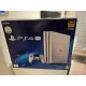 Kraftig PS4 Pro i lekker hvit utgave med original eske og tilbehør. Gir ekte 4K HDR-grafikk og jevnere bildeflyt i spill.