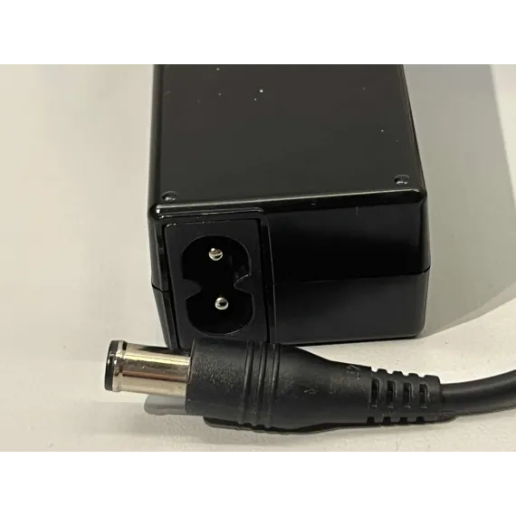 Samsung Strømforsyning – 14V 2.14A (AD-3014)