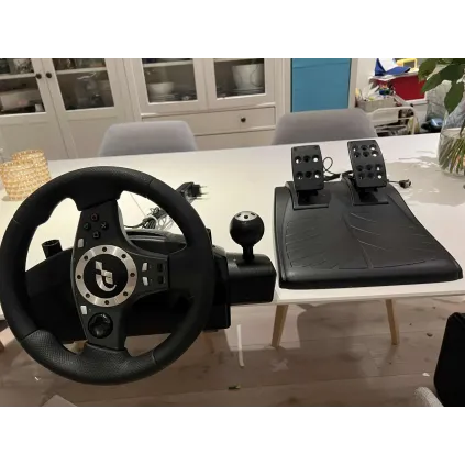 Logitech Driving Force Pro – ratt og pedaler til PlayStation 2 / 3 og PC