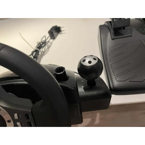 Logitech Driving Force Pro – ratt og pedaler til PlayStation 2 / 3 og PC