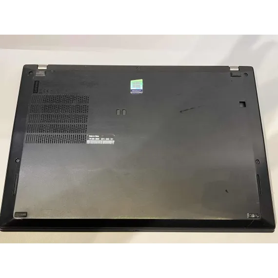 Lenovo ThinkPad T490s – Intel Core i7 / 16 GB RAM / 256 GB SSD (2019-modell)